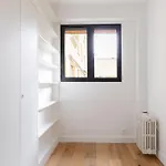 Sunlit Parisian With Balcony And Open Views *