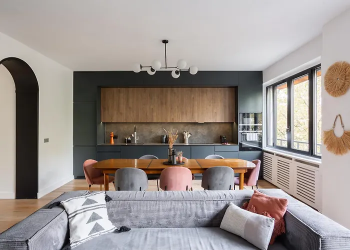 Sunlit Parisian With Balcony And Open Views Apartman Párizs